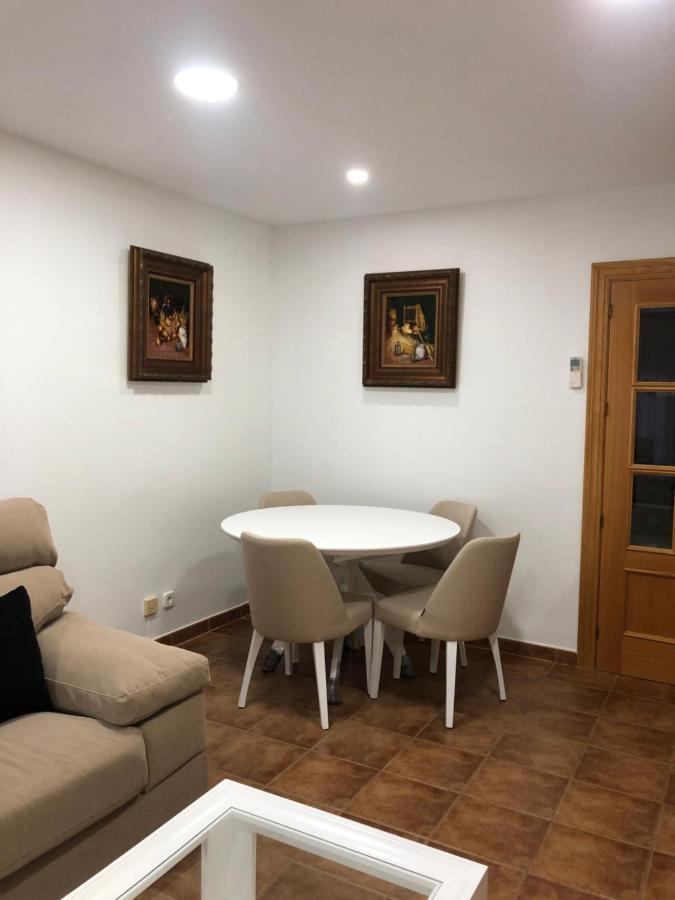 Piso Nuevo Plaza De La Constitucion Sta Cruz De La Zarza Apartment Santa Cruz de la Zarza Bagian luar foto